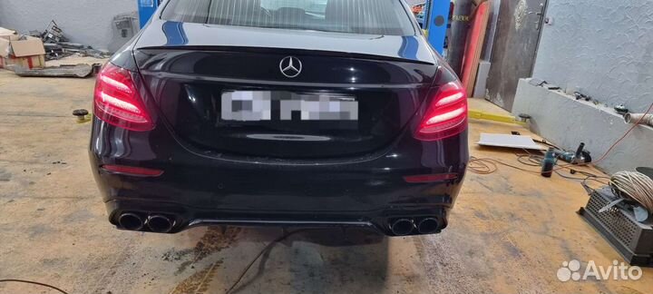 Крышка багажника mercedes w213