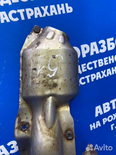 Тепловой экран Nissan Cefiro A33 седан VQ20 2000