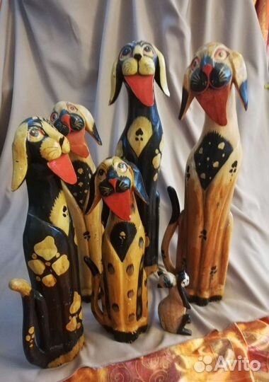 Фигуры из дерева производства Индонезия