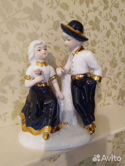 Винтажная фарфоровая статуэтка