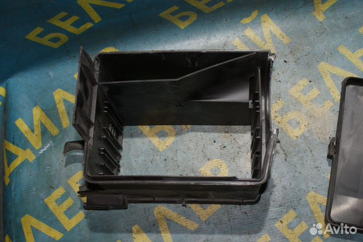 Короб блока управления Volvo V70