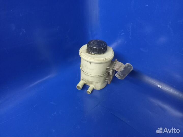 Бачок гур LADA Largus Logan