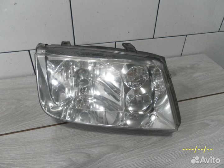 Фара правая Фольксваген бора фара Фольксваген
