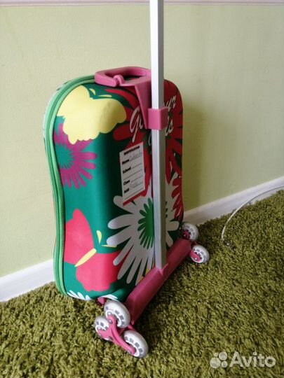 Чемодан дорожный для девочки