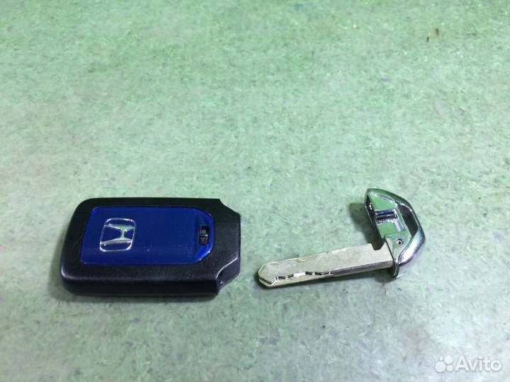 Ключ зажигания Honda Shuttle GP8 2016