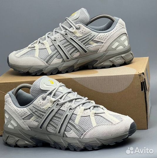 Новинка Asics Sonoma