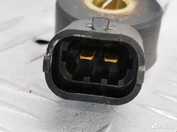 Датчик детонации Opel Corsa D 2010 55563372