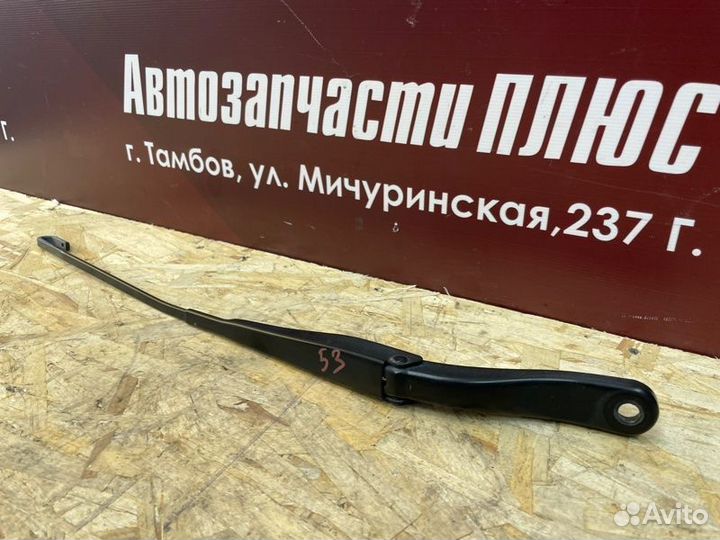 Поводок дворника правый Renault Logan