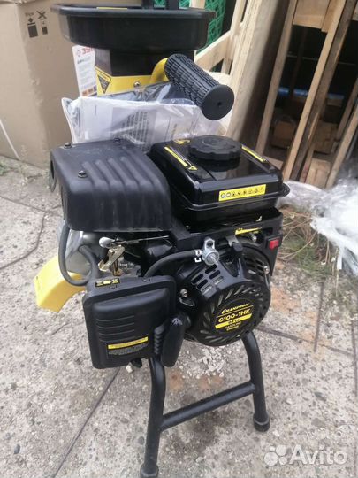 Измельчитель-шредер бензиновый champion SC2818