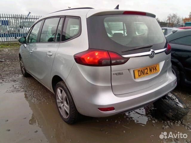 Разбор на запчасти Opel Zafira C 2011