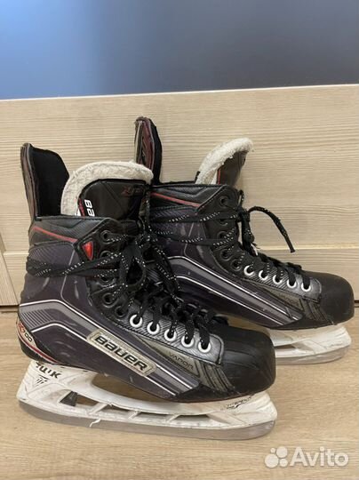 Хоккейные коньки bauer X700