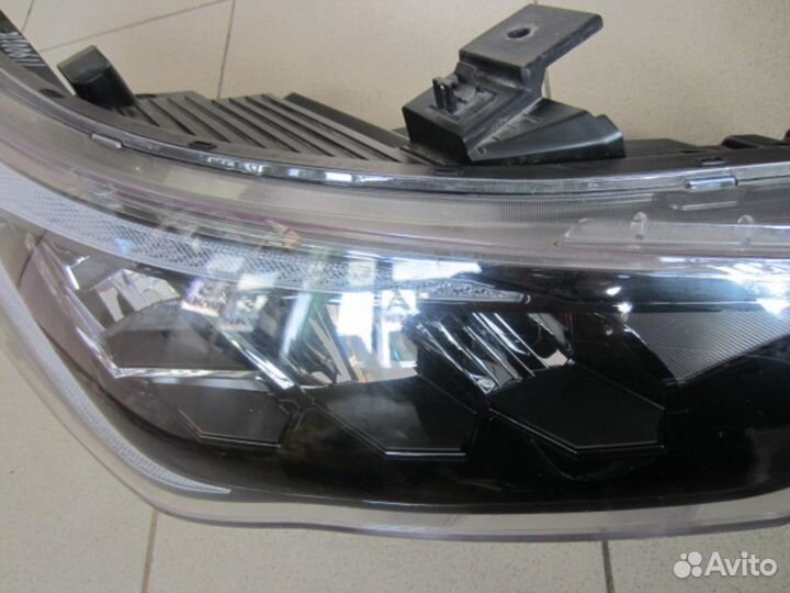 Фара правая Hyundai Solaris