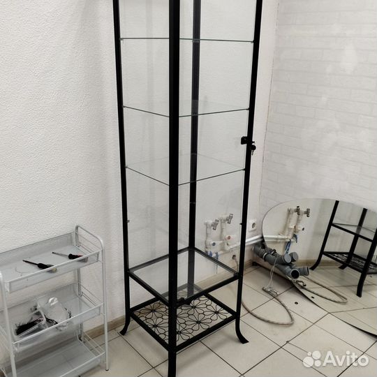 Стеклянная витрина IKEA