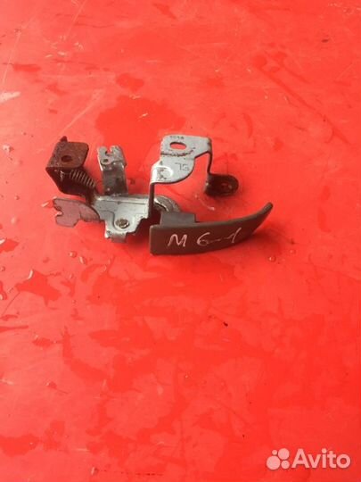 Механизм открывания багажника (лючка бензобака)