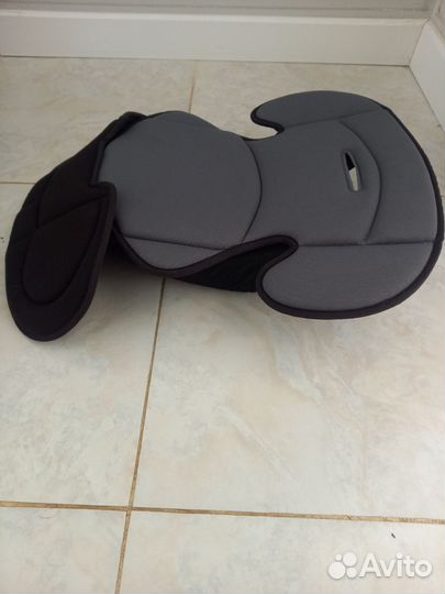 Автомобильное кресло