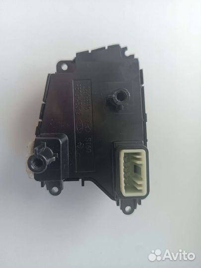 Кнопка многофункциональная левая Kia Sorento Prime