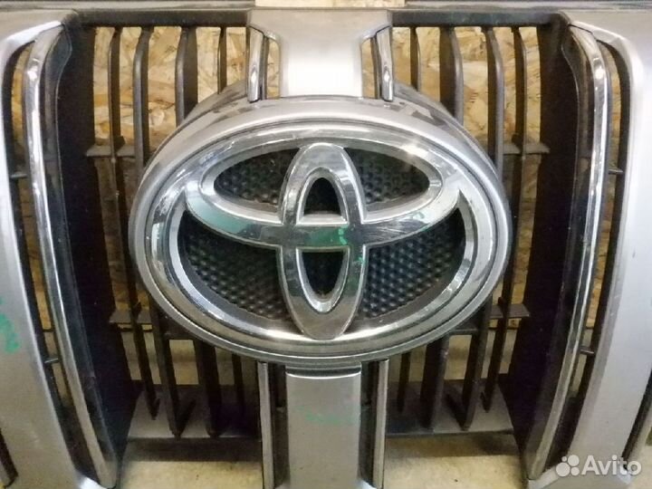 1182062 toyota land cruiser prado облицовка радиатора 2017
