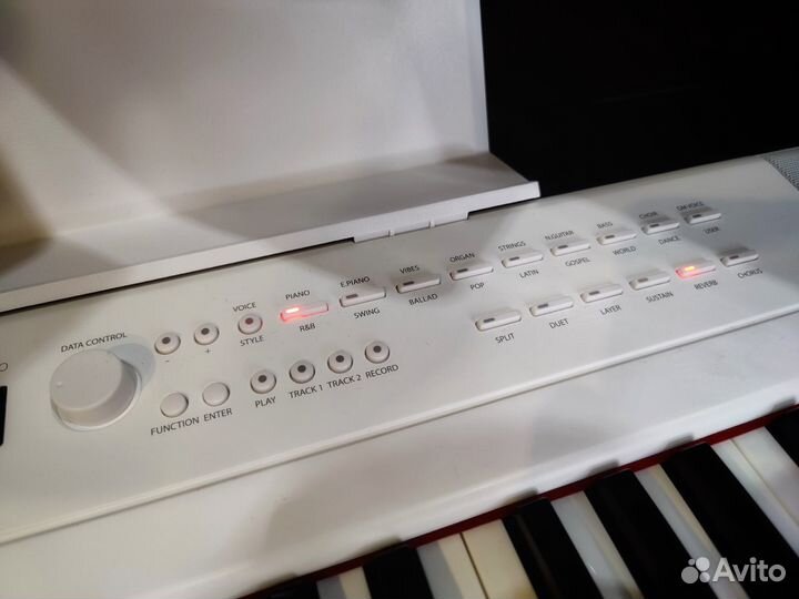 Белое пианино + банкетка