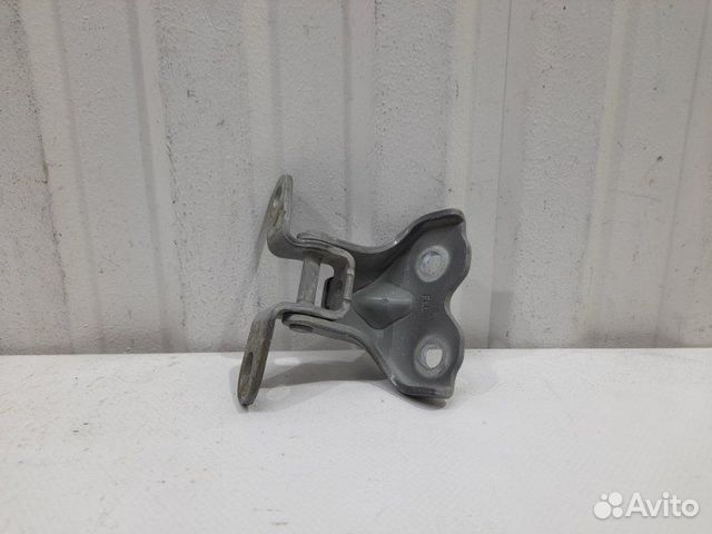 Петля двери передней правой нижняя Kia Rio X-Line