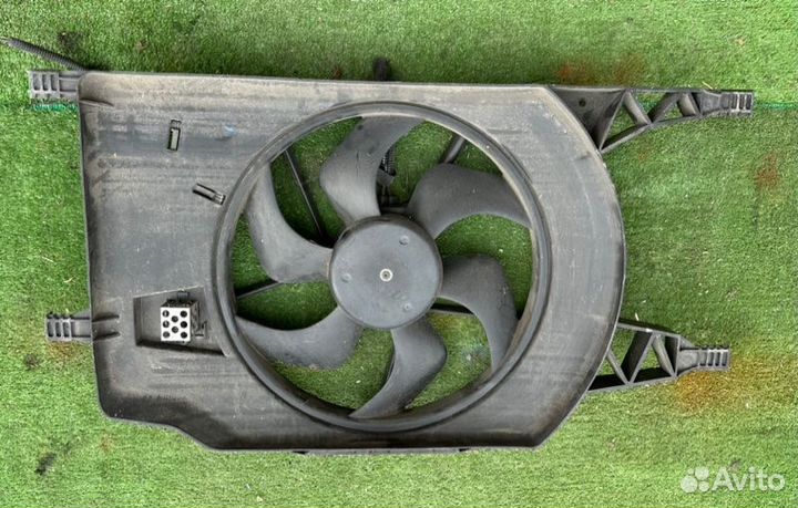 Вентилятор радиатора Renault Laguna 1.9 2001