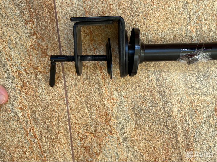 Крепление для монитора с кронштейном