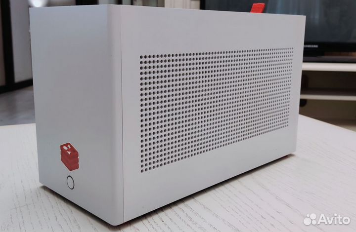 Sfx корпус + бп nzxt 650w + Райзер