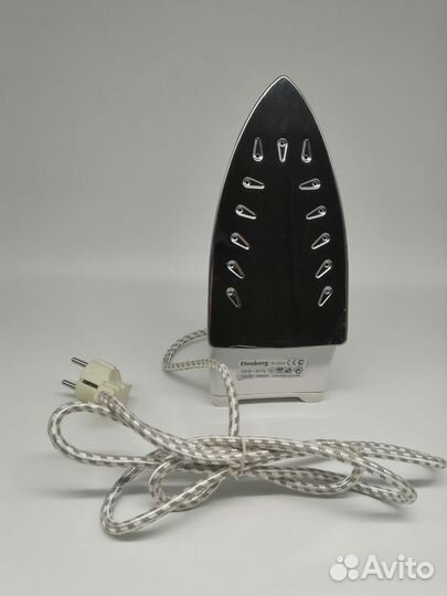 Новый утюг Elenberg SI-3004