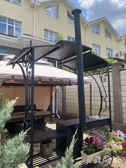 Кованый мангал с крышей