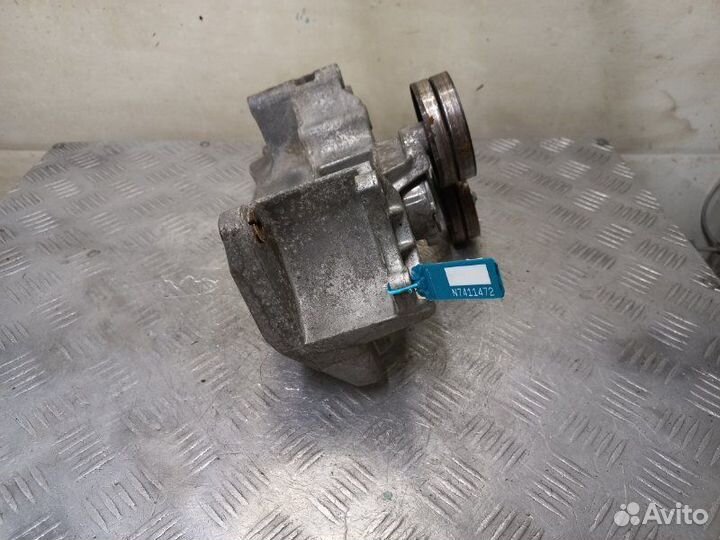 Кронштейн генератора Volkswagen Golf 4 1.4 MPI