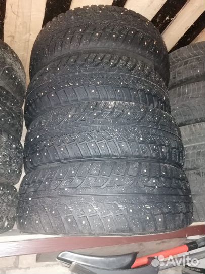 Kumho I'Zen RV Stud KC16 225/70 R16 107Q