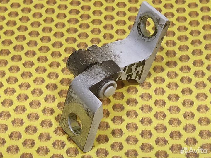 Петля двери передняя нижняя передняя левая