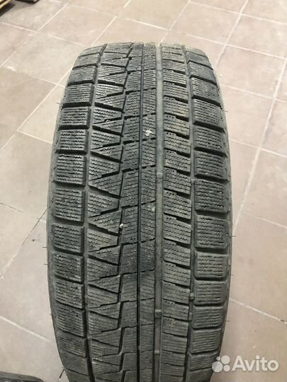 Bridgestone Blizzak Revo GZ 225/55 R17