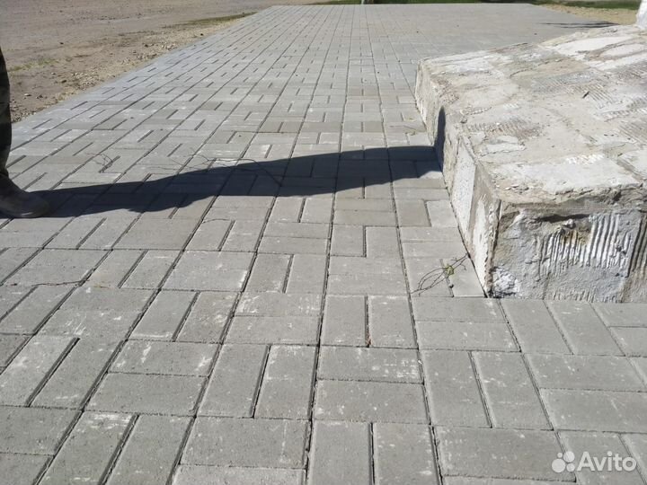 Мастера на укладку брусчатки и тротуарной плитки