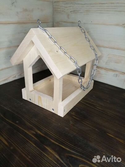 Кормушка для птиц из дерева