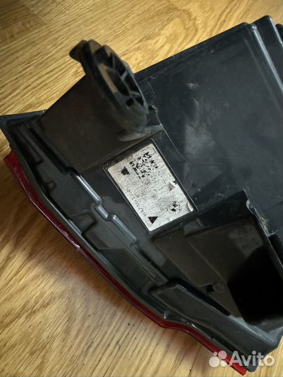 Разбитый задний правый фонарь / фара BMW f30