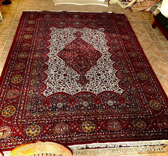 Ковер шерстяной новый