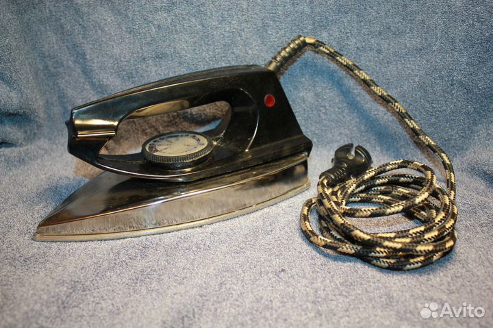 Утюг электрический Россия 1990-е