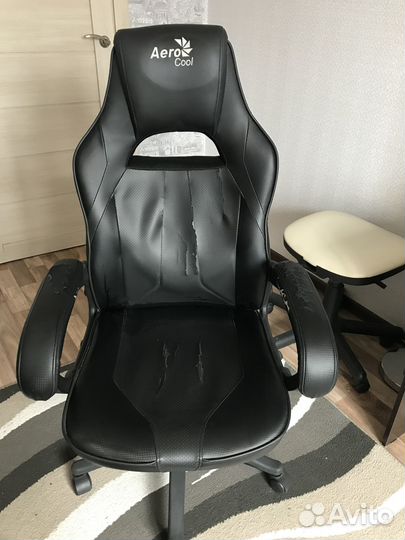 Компьютерное офисное кресло