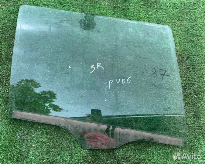 Стекло двери заднее правое Peugeot 406 2001