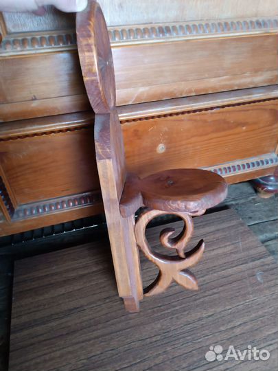 Полка настенная для цветов