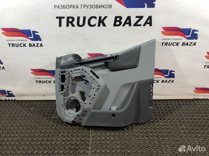 Обшивка двери правой Renault T