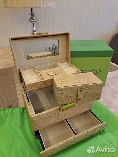 Шкатулка для украшений новая