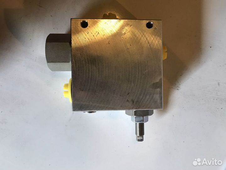 Продам трёхходовой ограничитель давления и потока