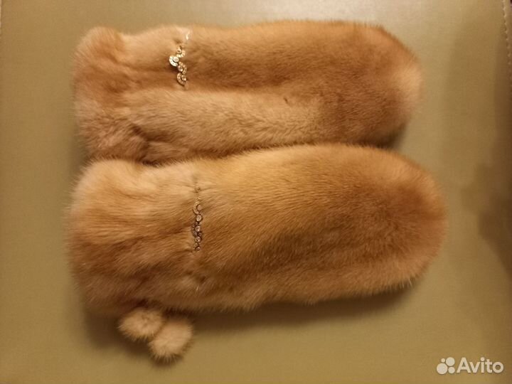 Варежки женские из норки