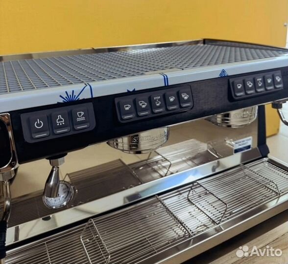 Кофемашина Nuova Simonelli Appia life2 gr v black