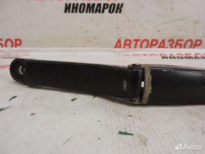 Поводок стеклоочистителя передний правый Toyota Pr