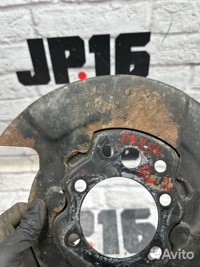 Щиток тормозного механизма задний левый Infiniti