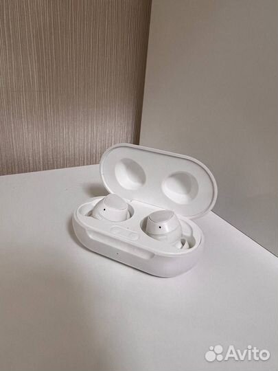 Наушники Samsung galaxy buds plus беспроводные