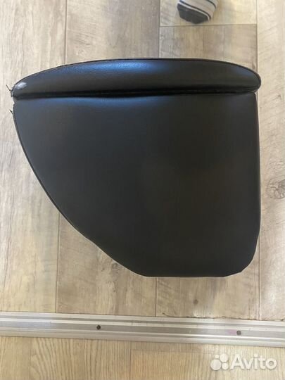 Подлокотник