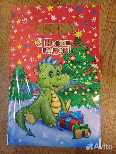 Новогодние пакеты,коробки